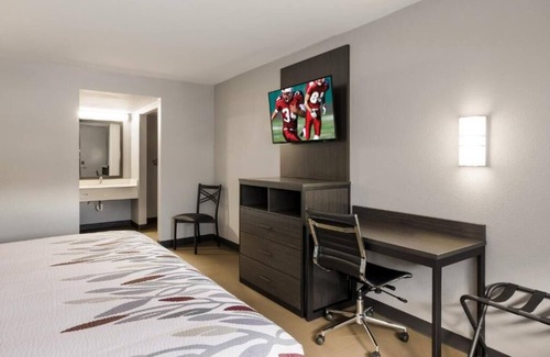 Alexandria Hotel | Hassle-Free Accommodation with Free Parking, Pets are Welcome!