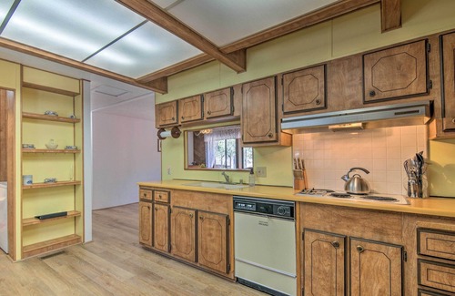 Mammoth Creek Cabin | Hatch Retreat w/Deck, Grill & Creek Access!