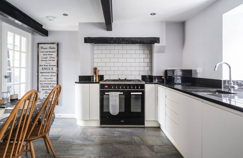 Bath Cottage | Hatfield Cottage, Bath - period, 3-bed cottage