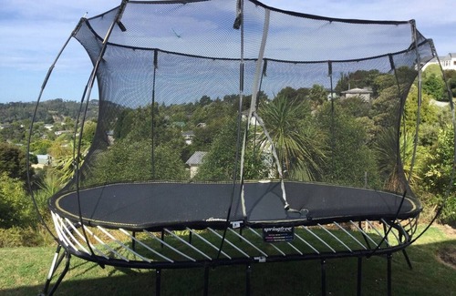 Hatfields Beach House | Hatfield Hideaway (next to Orewa beach)