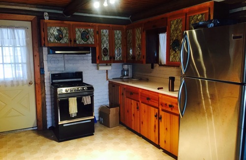 Deka Lake House | Hathaway House on the shores of Hathaway Lake, BC