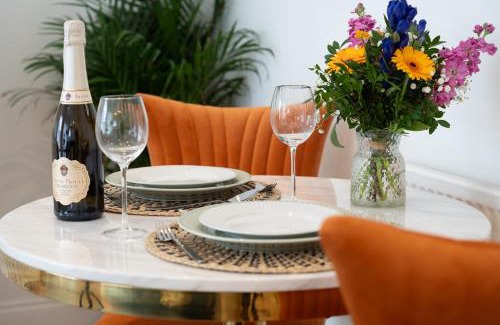 Luton Apartment | Hatter's Haven LUXURY Appartment, Near Airport & Town center