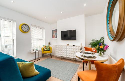 Luton Apartment | Hatter's Haven LUXURY Appartment, Near Airport & Town center