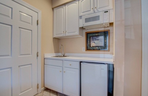 Chapel Hill House | Hatteras-C at the Governor's Club