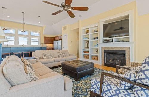 Buxton Apartment | Hatteras Retreat Oceanfront 7 Bedroom Home