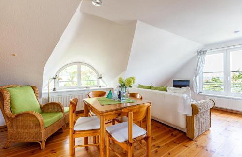 Ostseebad Ahrenshoop Apartment | Haus am Hohen Ufer 02