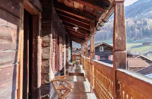 Jenaz House | Haus am Platz - Vacation in architectural monument