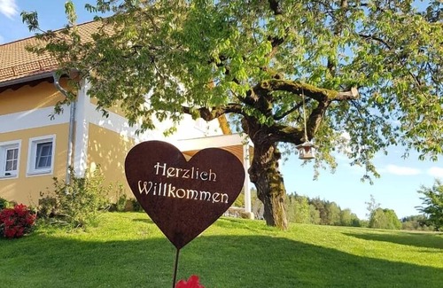 Neunburg vorm Wald Apartment | Haus Anna mit Zwei Schlafzimmern und Terrasse