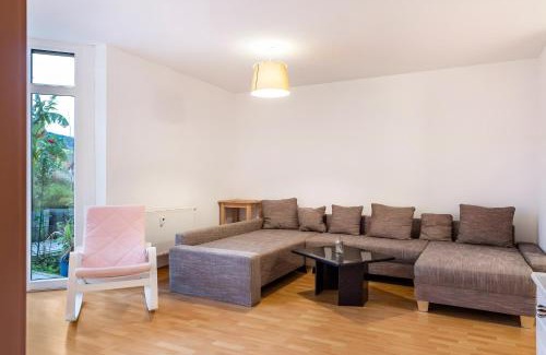 Dottingen Apartment | Haus Castellblick mit Terrasse
