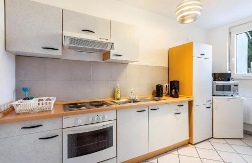 Dottingen Apartment | Haus Castellblick mit Terrasse
