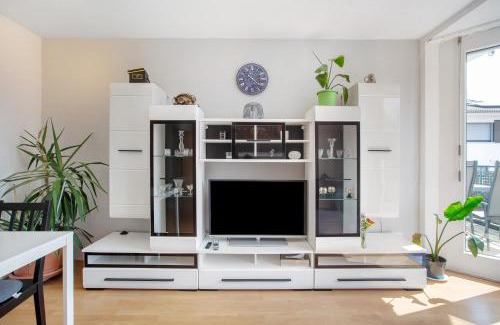 Dottingen Apartment | Haus Castellbergblick mit Balkon