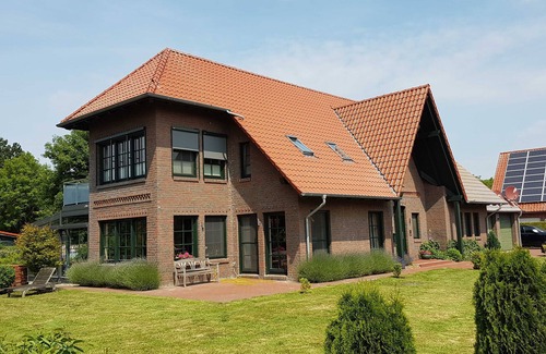 Ditzum Apartment | Haus Elena Fewo 1 - Apartments Haus Elena 45241