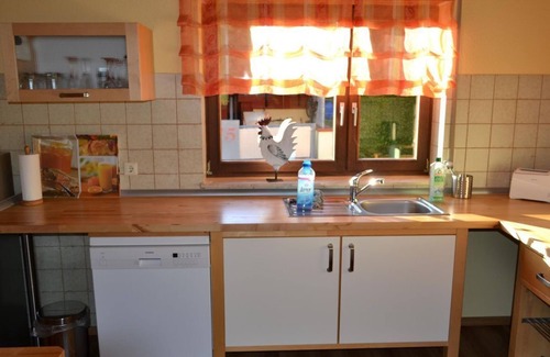 Dahn Apartment | Haus Emil unter der Burg - apartment/apartment, shower, WC, 3 bedrooms