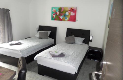 Unterrath Hotel | Haus Gerry