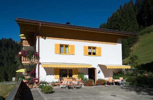 Damuels House | Haus Margrith Alpenblick Appartements