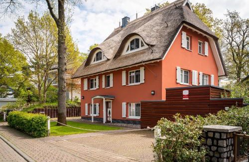 Ostseebad Ahrenshoop Apartment | Haus Strandeiche 01