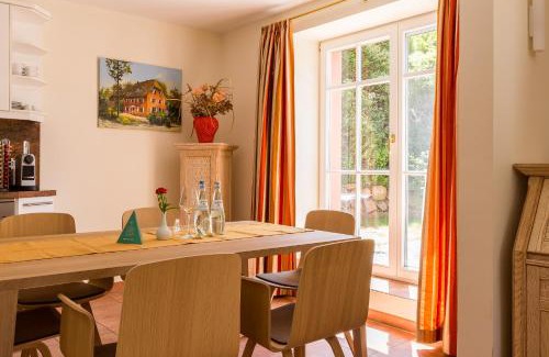 Ostseebad Ahrenshoop Apartment | Haus Strandeiche 01