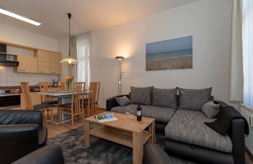 Ostseebad Kuhlungsborn Apartment | Haus Wenden apartment 8: quiet 3-room apartment close to the beach