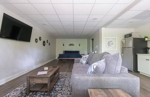 Helen Apartment | Haus Zug for 12 in Downtown Helen