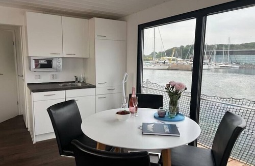 Laboe Boat Rental | Hausboot in Laboe an der Kieler Foerde