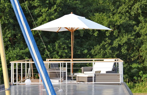 Ueckermuende House | Hausboot Ueckermünde - Ihr Besonderer Urlaub auf dem Wasser