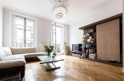 L'Europe Apartment | Haussmannian Light, by Veeve