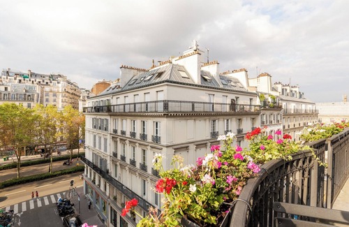 Pigalle Apartment | Haussmannian Pigalle/Sacré-Coeur apartment