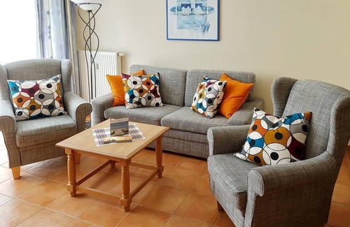 Kuehlungsborn Apartment | Haustierfreie Ferienwohnung mit Terrasse in Erstklassiger Lage am Ostseestrand