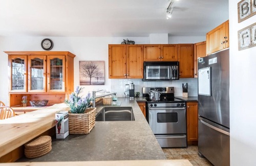 Mont-Tremblant Condo | Hauts-Bois Ski In/Out 2brs w/Pool Access (197-9)