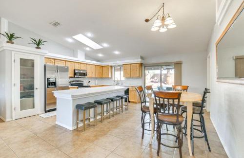 Lake Havasu City House | HavaCarefree Stay Pool Central 2 En-Suites