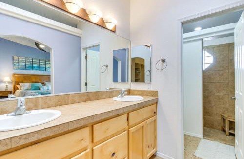 Lake Havasu City House | HavaCarefree Stay Pool Central 2 En-Suites