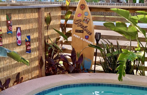 Port Aransas House | Havana Daydreamin'-Private Heated Pool,Tiki bar, Shuffleboard,close to beach