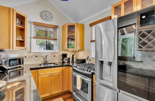 Key West Historic District House | *HAVANA HOUSE @ OLD TOWN* Elegant Cottage Near Duval + LAST KEY SERVICES.
