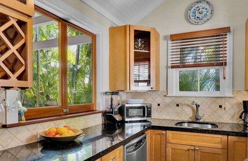 Key West Historic District House | *HAVANA HOUSE @ OLD TOWN* Elegant Cottage Near Duval + LAST KEY SERVICES.
