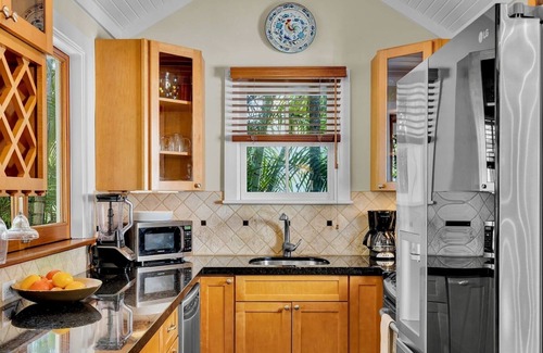 Key West Historic District House | *HAVANA HOUSE @ OLD TOWN* Elegant Cottage Near Duval + LAST KEY SERVICES.