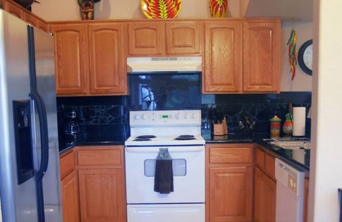 Lake Havasu City House | Havasu Hava Saloon pool home