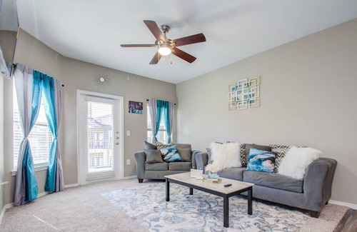 Houston Apartment | Have a Quality Tyme in a Stylish 1 Bedroom