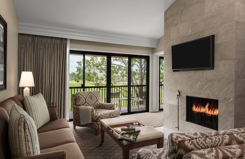 Napa Hotel | Have a Tour Around Napa! Pool, Golf Course, Visit Trancas Crossing Park!