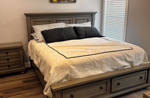 Monteagle House | Have fun with the whole family at this stylish place on Monteagle MTN