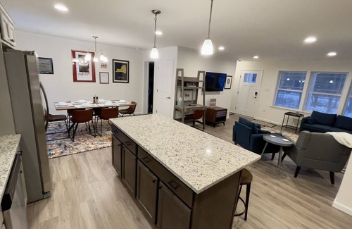 Geyser Crest House | Have the happiest of holidays at Saratoga Landing!