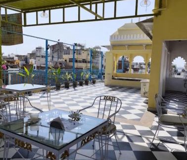 Udaipur District Bed & Breakfast | Haveli near the lake