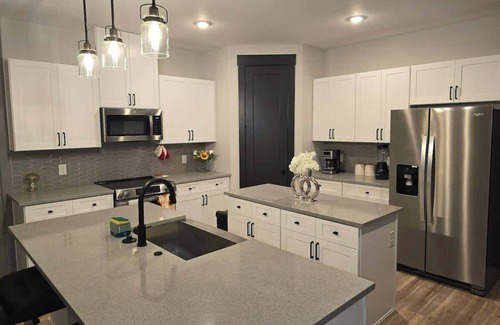 Princeton House | Haven II-Brand new, charming, cozy getaway, WIFI