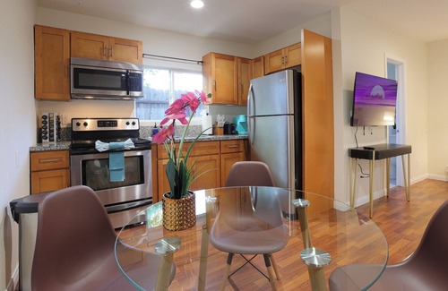Park Mesa Heights Apartment | Haven in Convenient LA Location