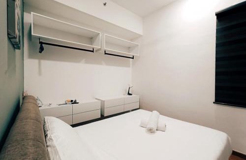 George Town Apartment | Haven Luxury 2BR Suite with Stunning Views