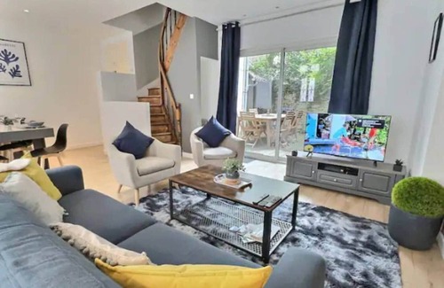 Saint-Serge House | Haven of peace in the center of Angers - 3bed, terrace