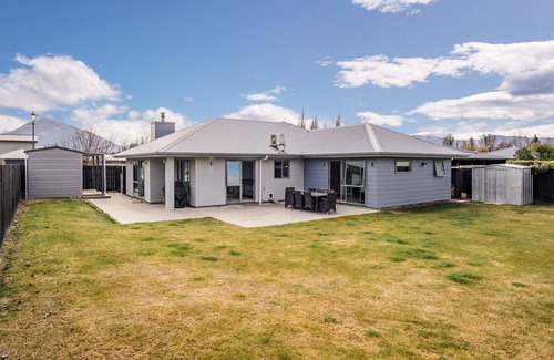 Albert Town House | Haven on Hunt - Albert Town Holiday Home