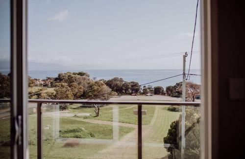 Bicheno Apartment | Haven on James - Luxurious Ocean Vista