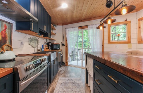 Sylva Cabin | Haven on The Creek- Sylva NC