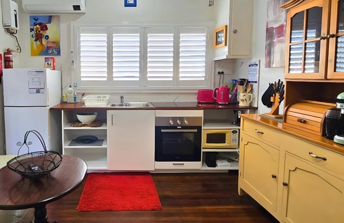 Cronulla Apartment | Haven Retreat: Walk to Beach & Cronulla Golf Club - Sleeps 3