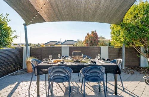 Waipahihi House | Haven @ the Heights - Taupo